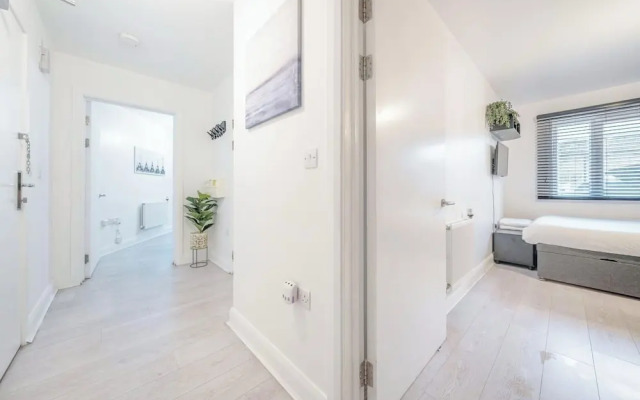 Impressive Central London Balcony Apartment