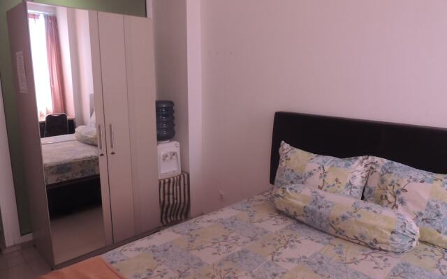 Studio Room at V Apartment