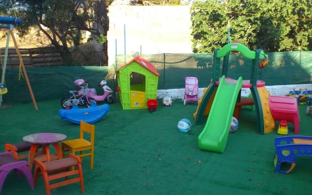 Dora's Studios and Apartments