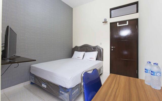 RedDoorz @ Raya Kelapa Gading