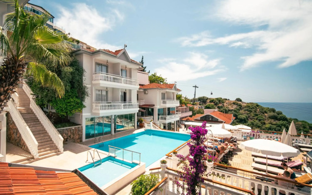 Sunny Hill Alya Hotel