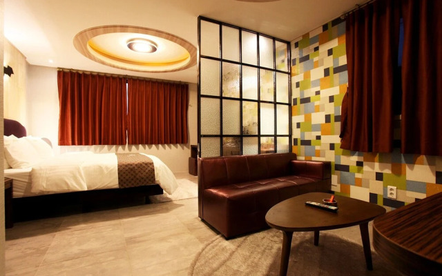 Yeongdeungpo Jardin Hotel