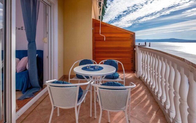 Gorgeous Apartment With Hot Tub and Terrace With Sea View
