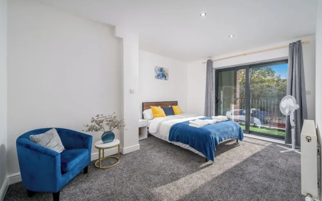 3bed/near Canning Town Stn/balcony/central Location