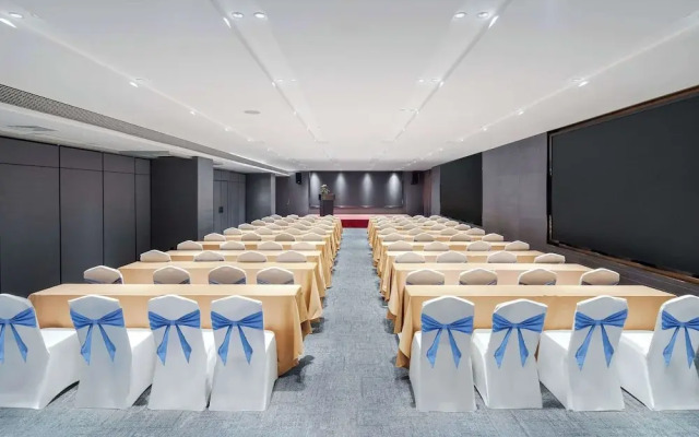 Novotel Shenzhen Bantian