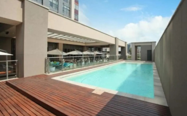 Sandton Skye Apartment - 616
