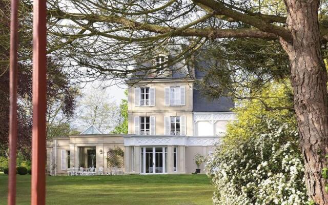 Château La Chenevière