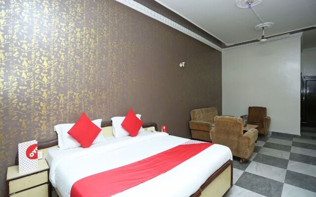OYO 16906 Hotel Balsons