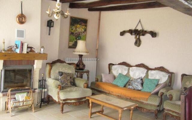 Gîte Verneix, 4 pièces, 6 personnes - FR-1-489-83