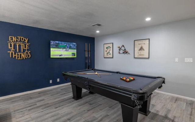 Chandler Galveston 4 Bedroom Home by RedAwning