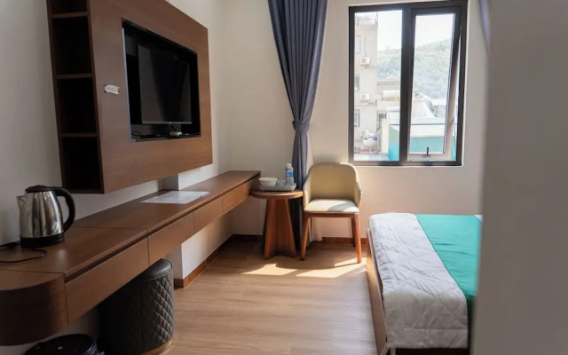 12 Ao Ca Hotel – Guest Rooms – Ha Long
