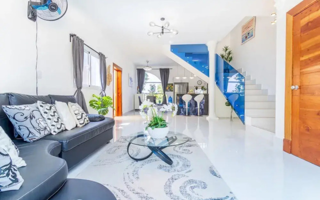 New Stylish 3BR Villa With Private Pool Terrace