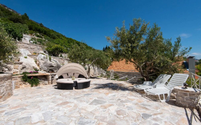 The Hidden Treasure Village - 3 Villas