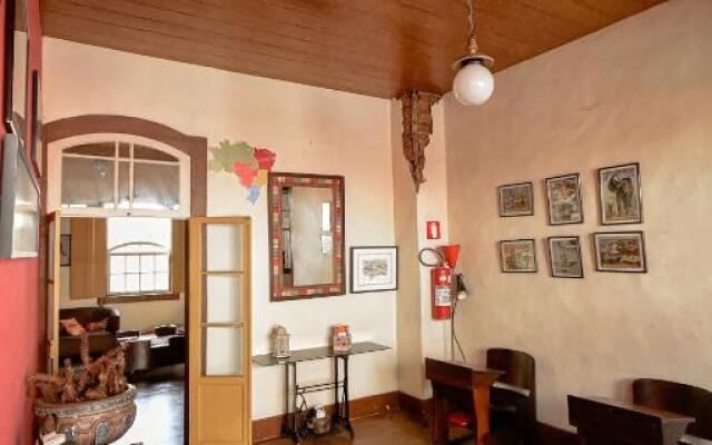 Brumas Hostel