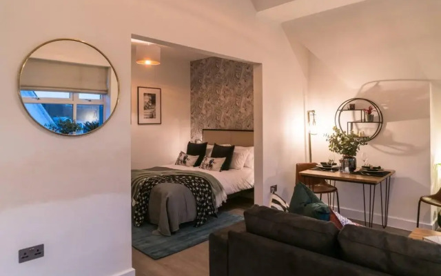 Luxurious 1BR Apartment - NEC BHX JLR Solihull
