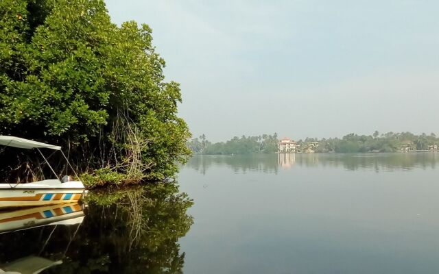 River shadow villa