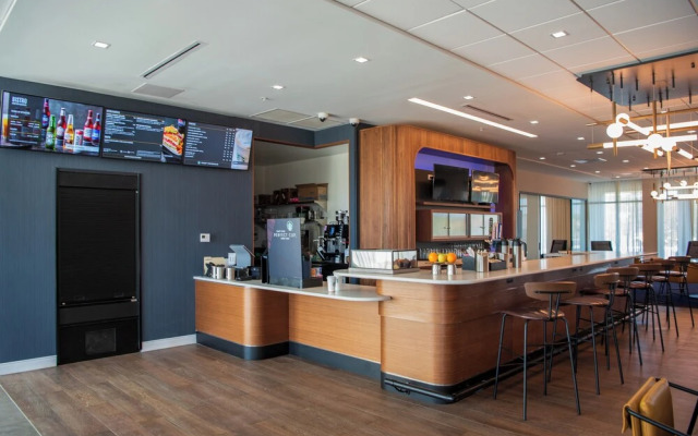 Courtyard By Marriott Lake City