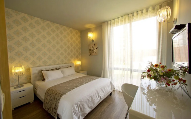 Ella Sun Eilat