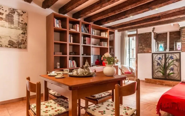 Venice Canal View Boutique Apartment