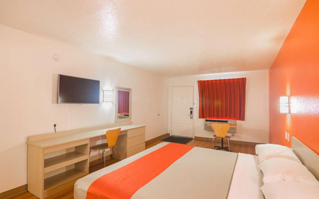Motel 6 Lawton, OK