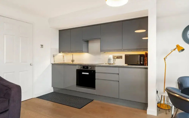 2 Beach Court - Direct Beach Access Sea Views