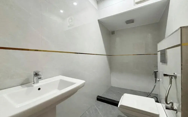 Hotel Emerald Suites & Banquet