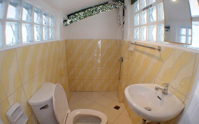 Pescadores Seaview Suites Moalboal