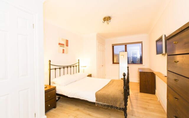 Three Bedroom Limehouse