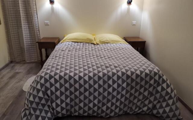 Au milieu d'un jardin fleuri