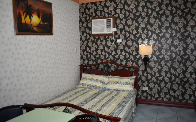 OYO 701 R-kings (former Tomobe Hotel And Restaurant)
