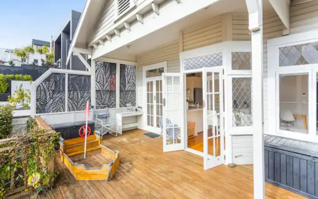 Parnell Home With Stunning Views