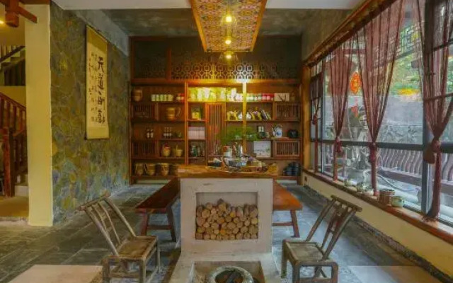 Yueshanju Hostel