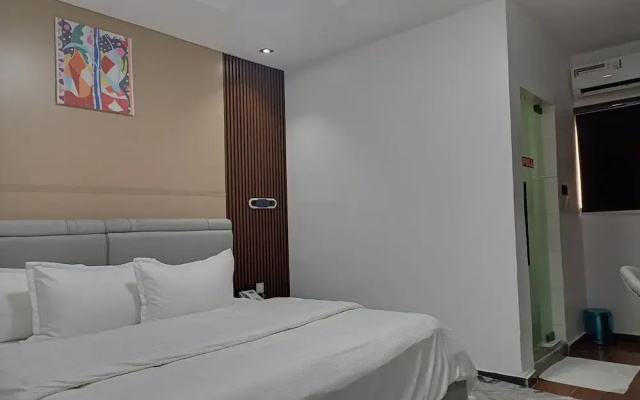 Hotel Thirty Five