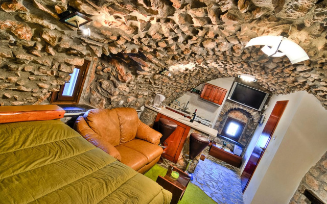 Avgonima All Seasons Hotel