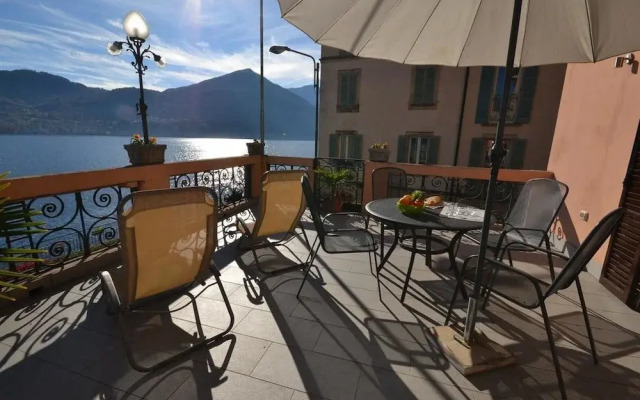 Rodrigo Lakeside Apartments