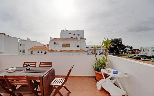 Albufeira Central by Homing
