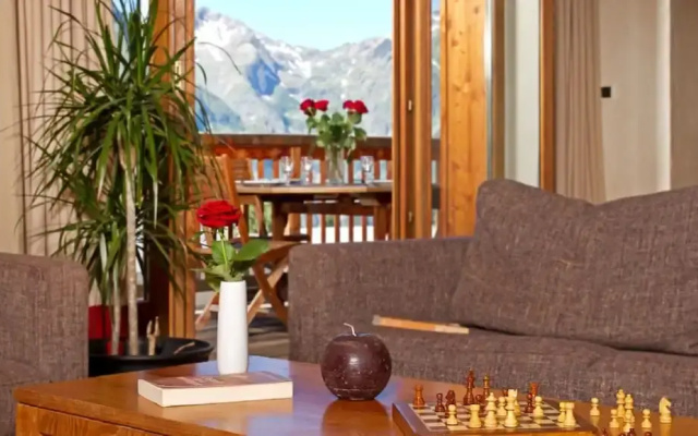 Spacious Retreat for 10 Guests
