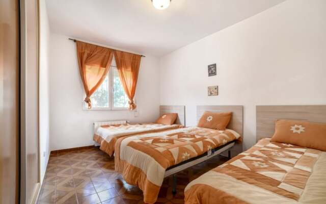 Villa - 6 Bedrooms with Pool - 105026