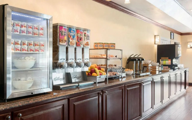 Country Inn & Suites by Radisson, Savannah Gateway, GA