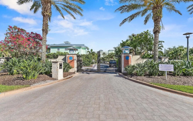 Outriggers 18- Happy Daze