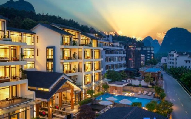 Ji Yun Resort (Yangshuo Ten-mile Gallery Yulong River)