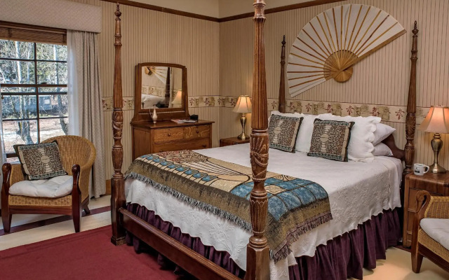 McCloud Hotel