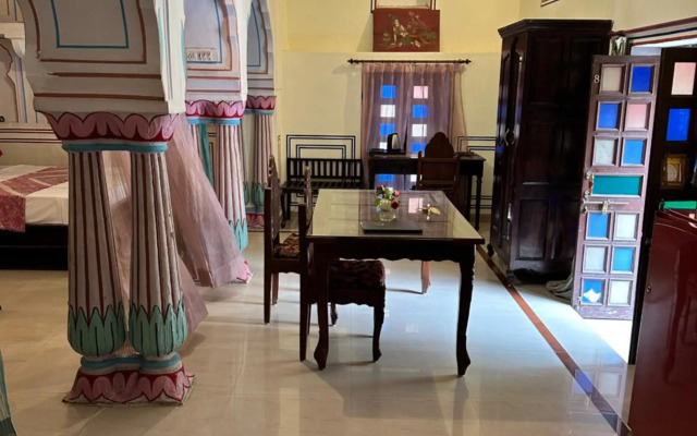 Rawla Mrignayani Palace