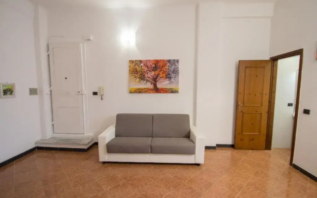 Monolocale nelle mura antiche a 80 mt dal mare