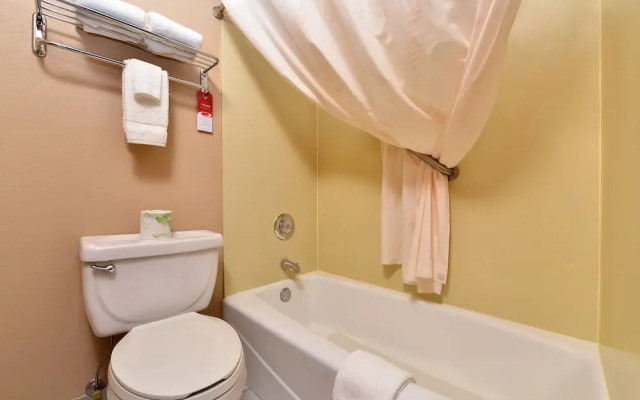 Econo Lodge Blackwell I 35