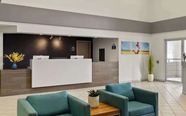 Days Inn - Steinbach