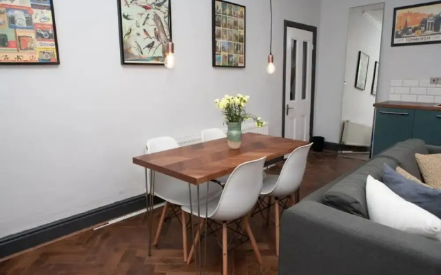 Spacious Victorian Flat in the Heart of Bristol