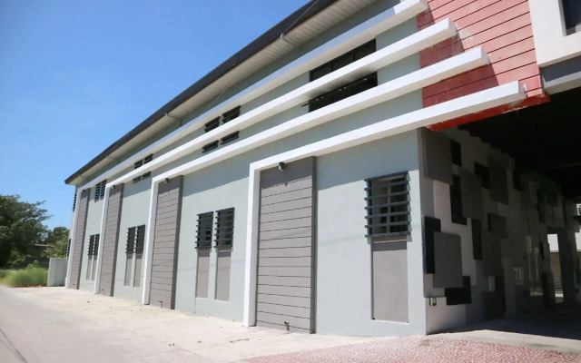 West Gate Hotel