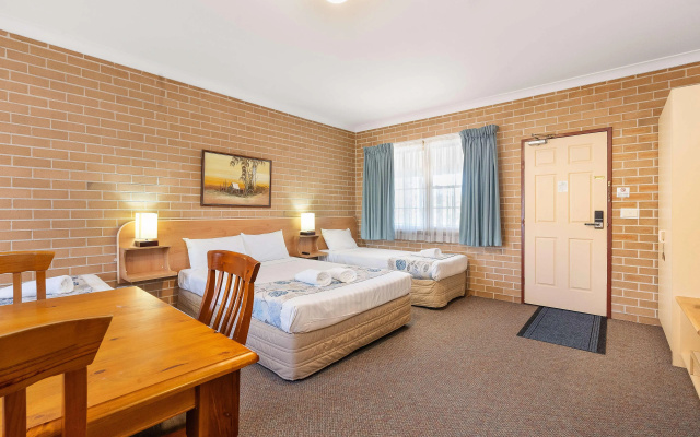 SureStay by Best Western New Inn Richmond – Guest Rooms – Sydney