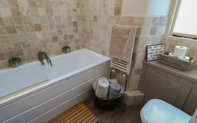 Coupling Cottage
